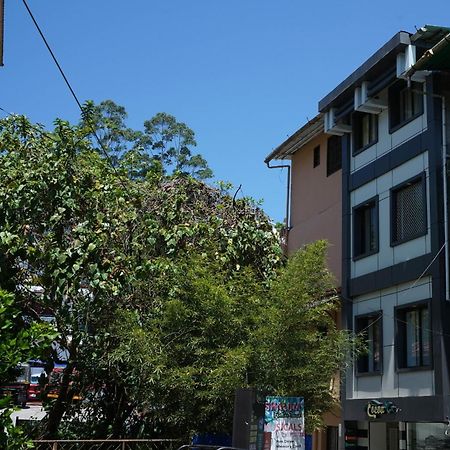 מונאר Oyo Hotel Cocoa Tree מראה חיצוני תמונה